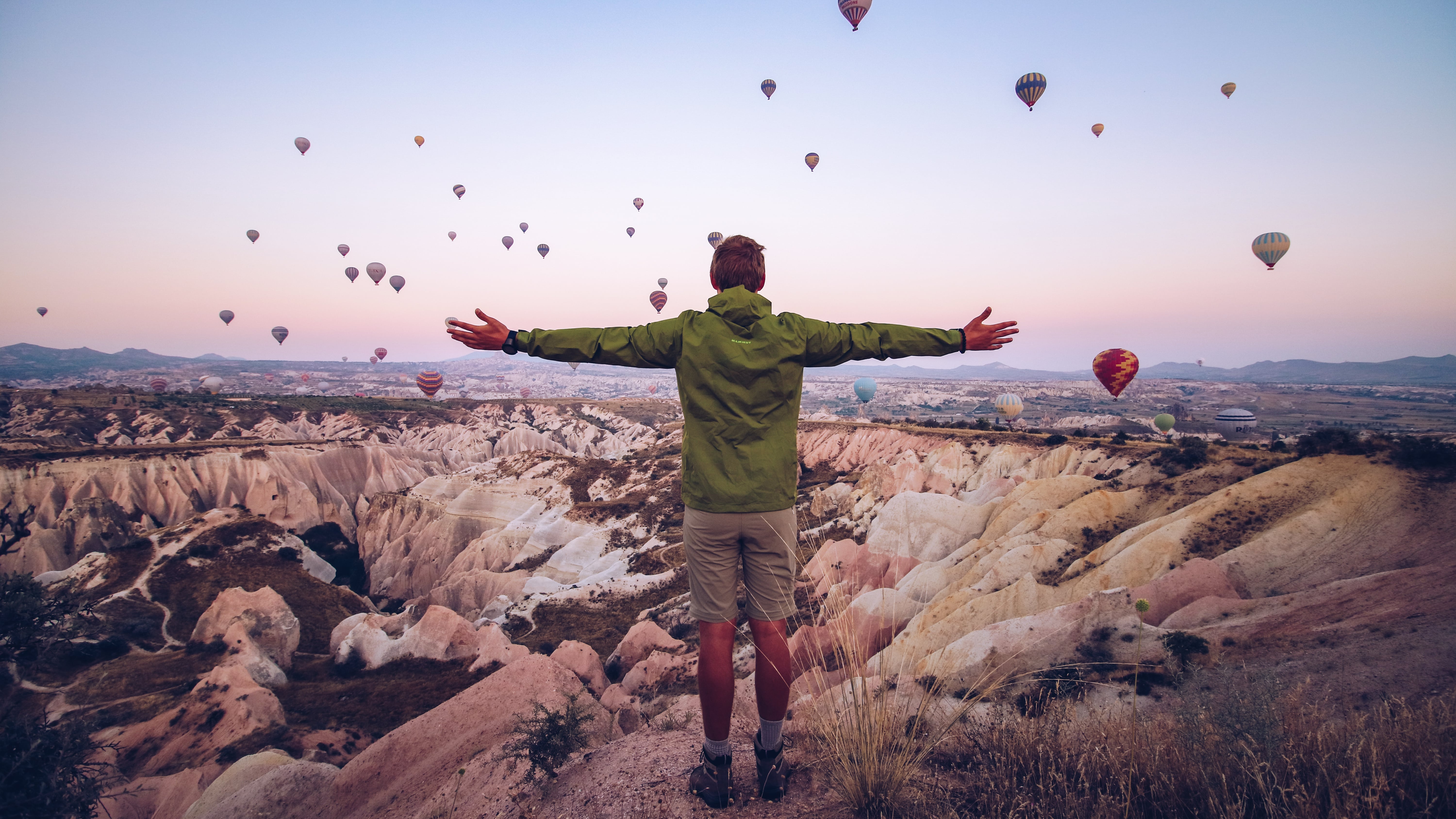 OUR ADVENTUROUS HIKE THROUGH CAPPADOCIA: BEST PLACE TO SEE HOT AIR BALLOONS