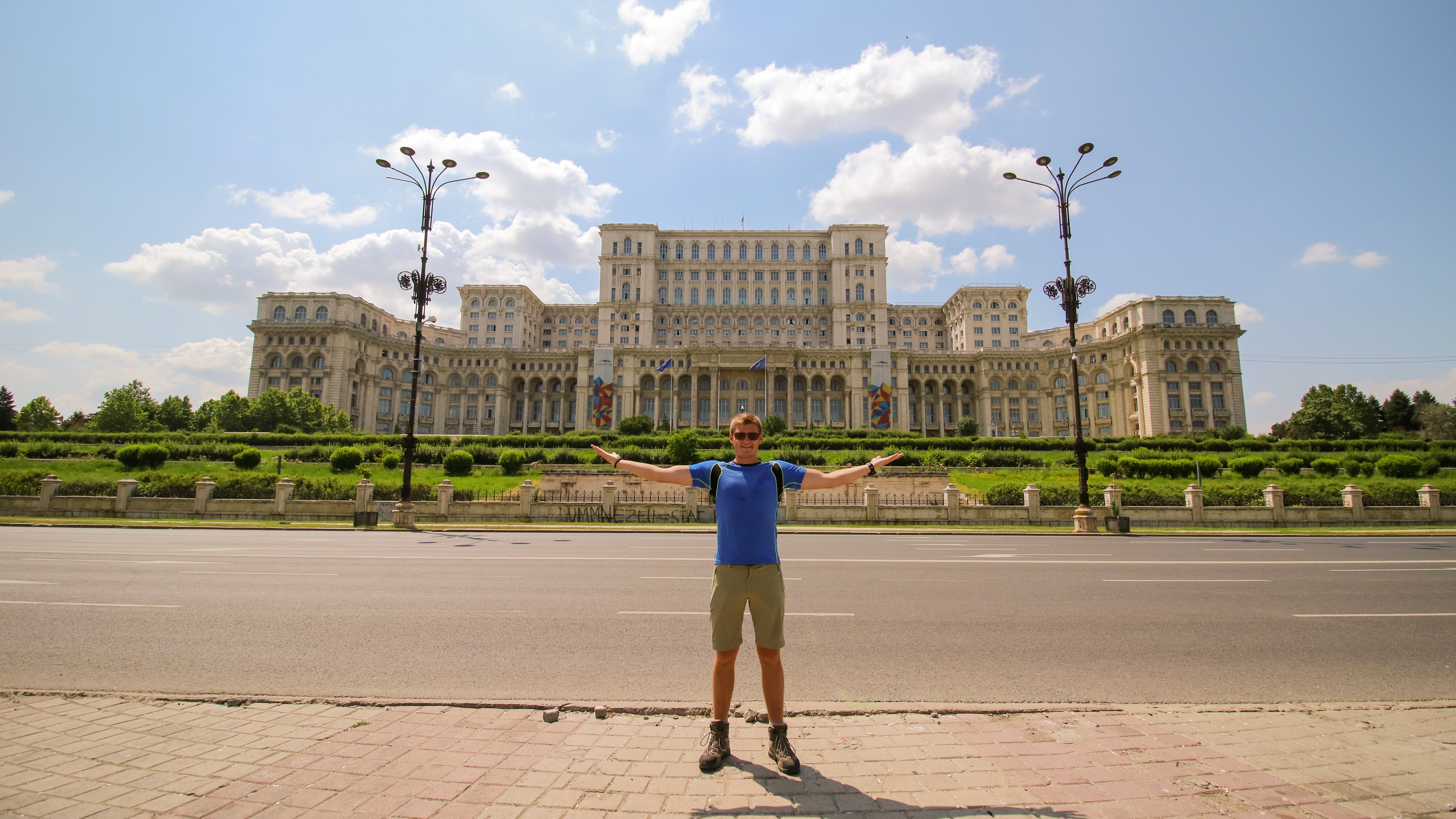 SHORT GUIDE TO YOUR TRIP TO BUCHAREST