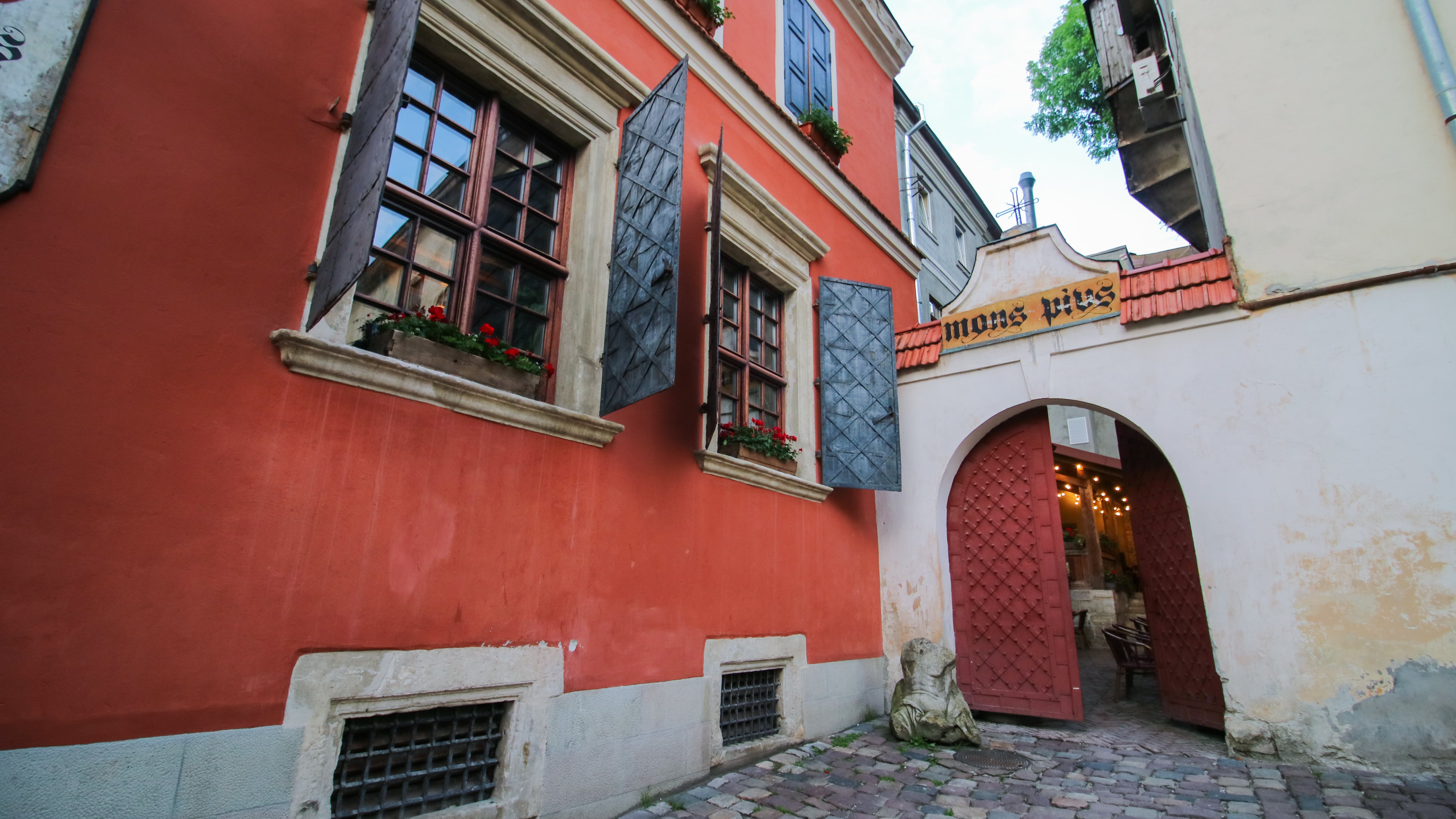 EXPLORE CULTURAL SITES OF LVIV